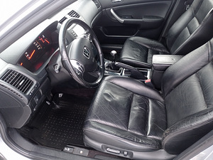 Honda Accord 2.2cdti (4 foto / 11)