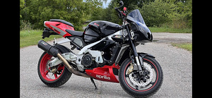 Aprilia rsv 1000 (1 foto / 5)