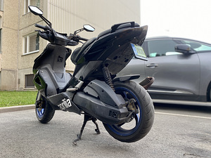 Aprillia sr50 factory 50cc 4kw 2006 (2 foto / 7)