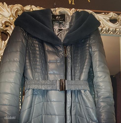 Новое зимнее пальто с мехом (фото #1)