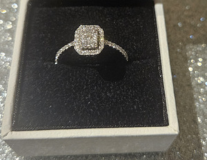 Kuldsõrmus teemantidega 0.50 ct