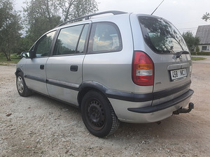 Opel Zafira 2.0 X20DTL 60kW (4 foto / 10)