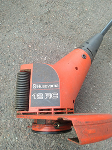 Husqvarna 12 RC akutrimmer (4 foto / 6)