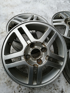 15"4X108 AUDI, FORD ORGINAAL VALUVELJED (1 foto / 3)