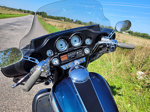 Harley-Davidson Electra Glide FLHTCUI ULTRA CLASSIC 2001 (6 foto / 7)