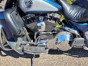 Harley-Davidson Electra Glide FLHTCUI ULTRA CLASSIC 2001 (5 foto / 7)