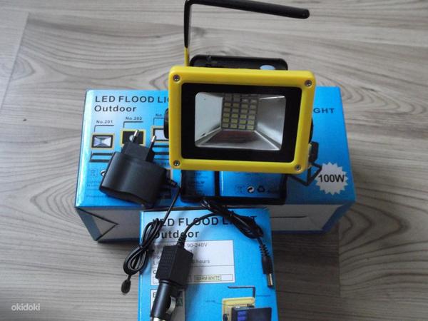 Портативный светодиодный прожектор 100w с аккумуляторами, но (фото #1)