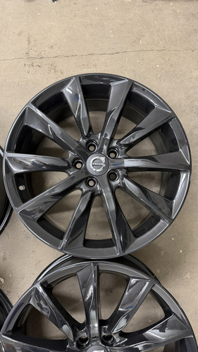 18-tollised VOLVO originaalveljed