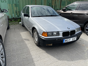 BMW 318 83KW (2 foto / 5)
