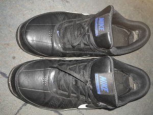 Кроссовки Nike (1 фото из 2)