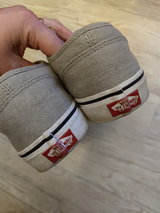 Vans теннисные туфли (2 фото из 3)