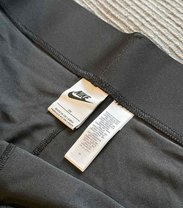 Nike lühikesed retuusid 3xl (3 foto / 3)
