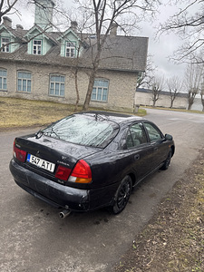 Mitsubishi Carisma (6 foto / 12)