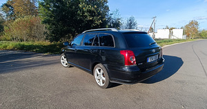 M: Toyota Avensis 2.2d (4 foto / 6)