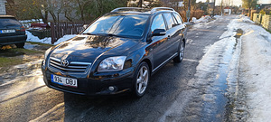 M: Toyota Avensis 2.2d (2 foto / 6)