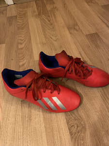 Jalgpalli puutsad Adidas 36 (2 foto / 2)