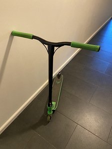 Трюковый самокат Longway Scooter (2 фото из 3)