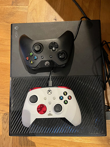 XBOX one ja mängud (3 foto / 7)