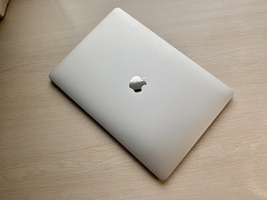 MacBook Pro (2017, 13", 256GB, два thunderbolt 3 порта) (5 фото из 7)