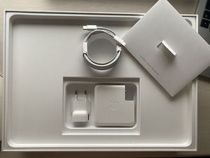 MacBook Pro (2017, 13", 256GB, два thunderbolt 3 порта) (6 фото из 7)