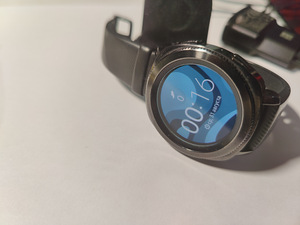 Samsung Gear Sport Black + 3 belts (2 foto / 4)