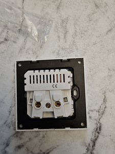 Pistik-usb-type-C (2 foto / 2)