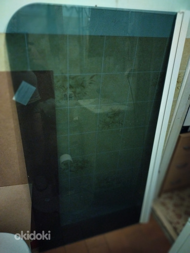 Стеклянная перегородка для ванны с стыком к стене (фото #2)