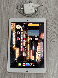 iPad 6th gen 32gb rose gold (3 foto / 3)