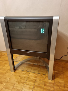 Televiisor koos alusega (4 foto / 7)