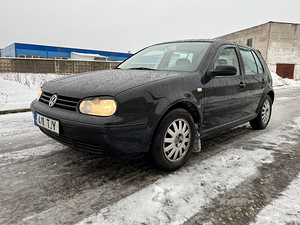 Volkswagen Golf 2.0 (2 foto / 12)