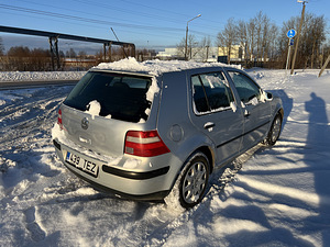 Volkswagen Golf 1.4 (2 foto / 12)