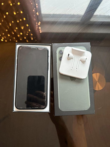 iPhone 11 про 256 (2 фото из 2)