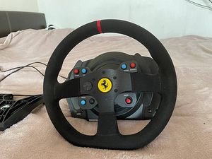 Thrustmaster T300 Ferrari Integral RW Alcantara Edition (1 foto / 4)