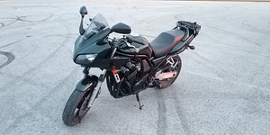 Yamaha FZS 600 70kW (5 foto / 9)