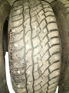 Шипованные зимние шины Viatti Bosco Nordico 225/60 R17 (2 фото из 4)