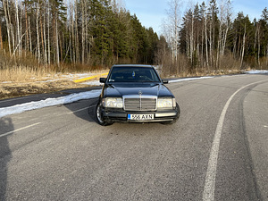 Mercedes-Benz 300D TURBO (7 foto / 12)