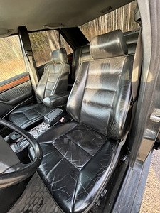 Mercedes-Benz 300D TURBO (11 foto / 12)
