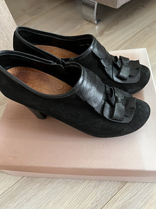 Kingad kontsaga Chie Mihara 39,5 s (1 foto / 2)