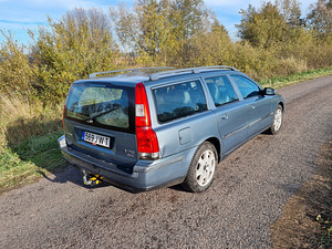 Volvo V70 (6 фото из 14)