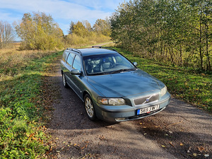 Volvo V70 (9 фото из 14)