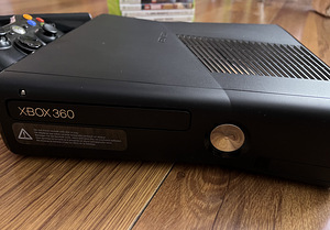 Хбокс 360 + игры+ Кинект (3 фото из 3)