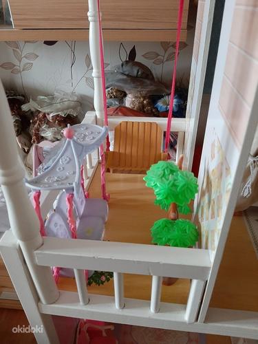 Деревянный четырехэтажный кукольный домик kidKraft с мебелью (фото #6)