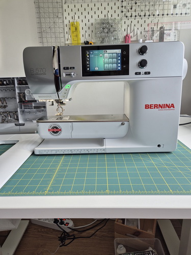 Õmblusmasin BERNINA 570 QE