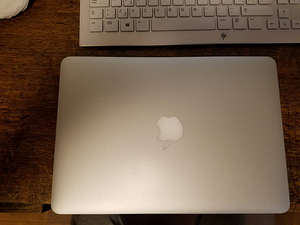 Macbook Pro 13 "2015 г. (2 фото из 2)