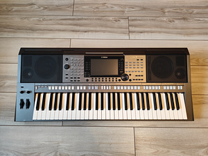 YAMAHA PSR S - 770 (2 фото из 10)