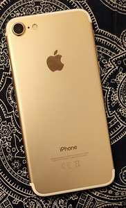 iPhone 7 Gold 32GB (2 foto / 4)