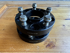 Flantsid 5x120 74.1 25mm (1 foto / 2)