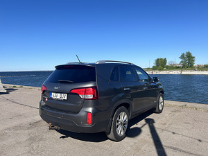 Kia Sorento 2.2 145kW (7 foto / 10)