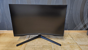 Samsung C27G55TQB 27" 2560x1440p 144hz monitor (1 foto / 2)