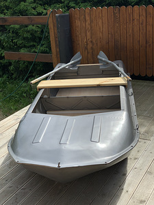 Алюминиевая лодка (2 фото из 6)